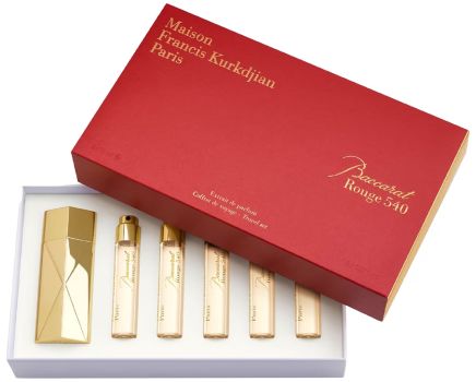 Coffret Baccarat Rouge 540 : 5 recharges de 11 ml + un Globe Trotter édition Gold