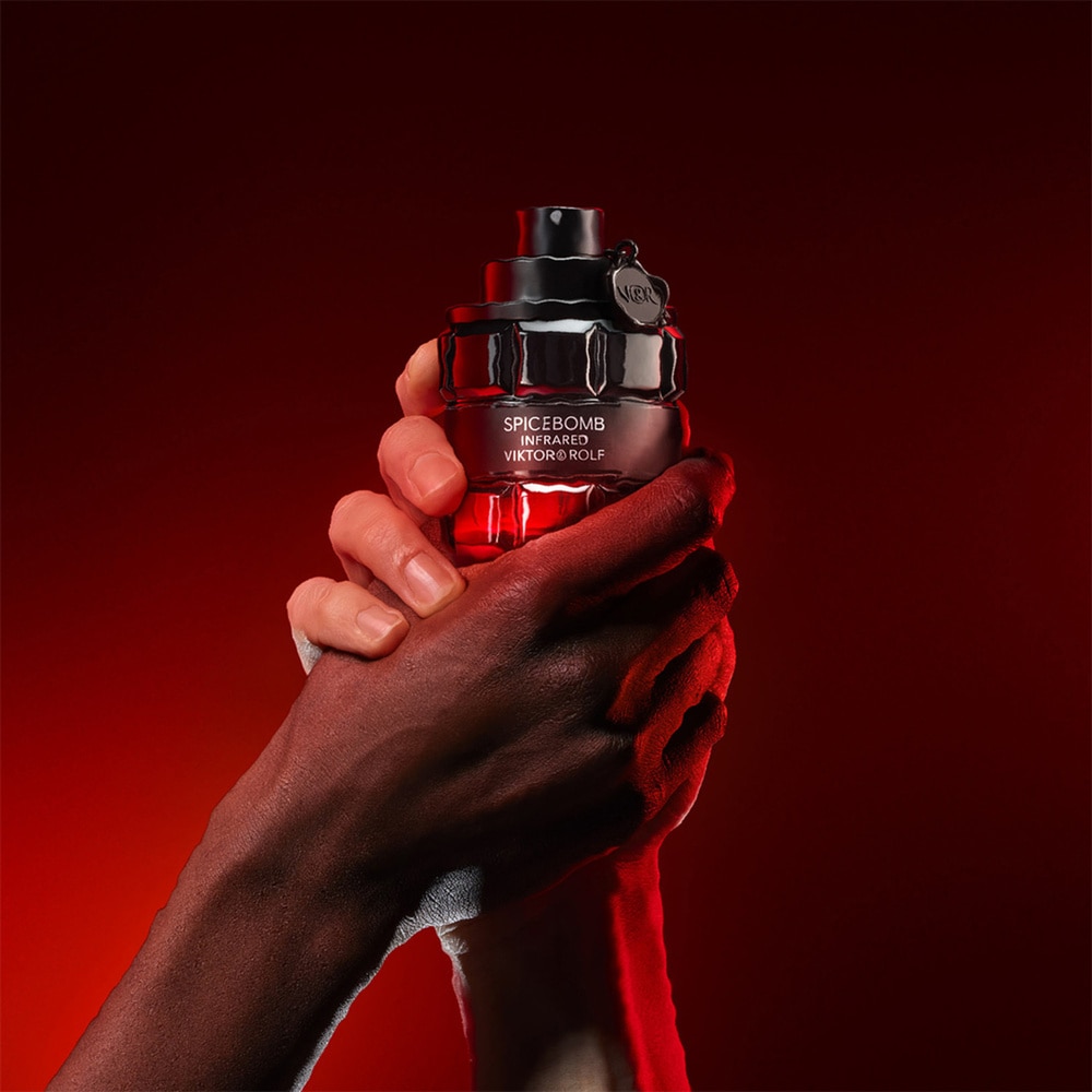 Spicebomb Infrared : Le tout premier parfum qui s'écoute de Viktor & Rolf 